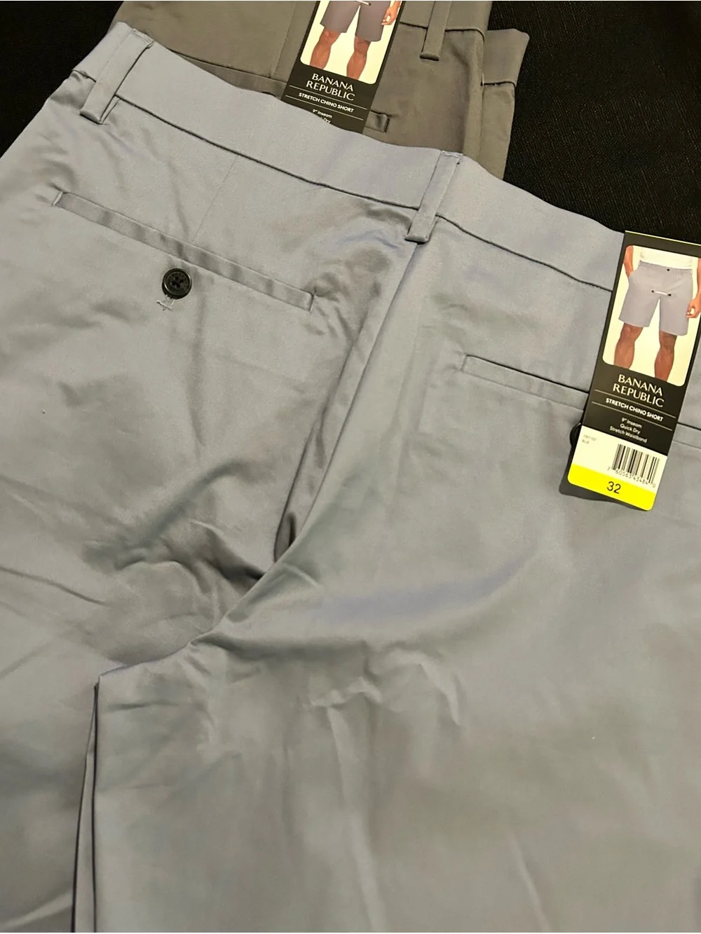 Banana Republic Men’s Flat-Front Shorts in Light Blue & Gray, size 32